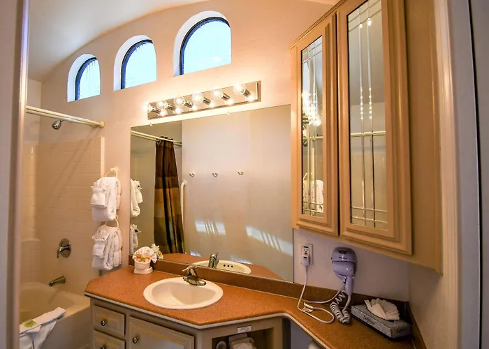 Getaways At Pines 3*