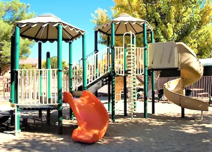Getaways At Pines Aparthotel 3*