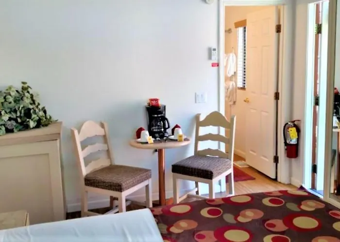 Getaways At Pines