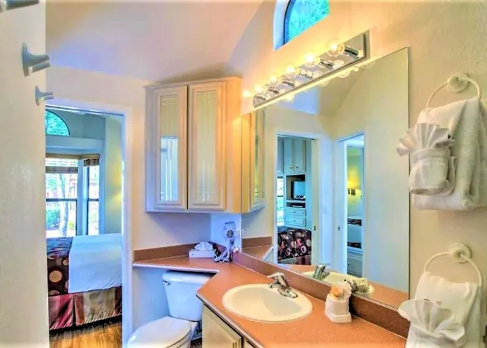 Getaways At Pines Aparthotel